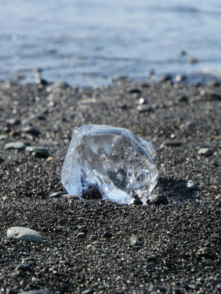 ice melting - the atomic process behind it.
