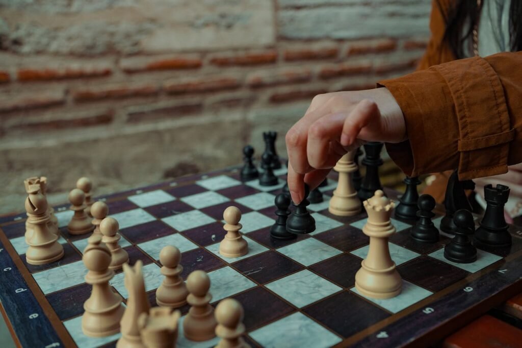 A lot of programs now offer “online chess lessons.