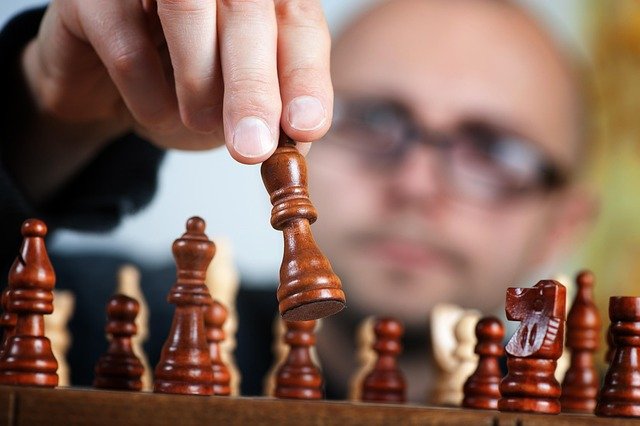 Offline chess classes have been the traditional way for children to learn for years.