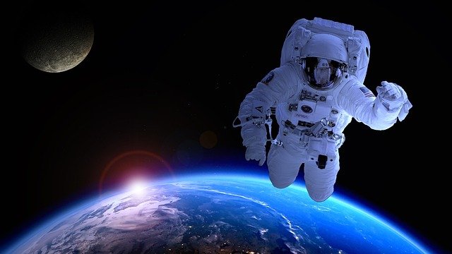 We often think of gravity as one fixed, unchanging thing — but it actually changes depending on the size of the object you’re on, and how far you are from its center.
