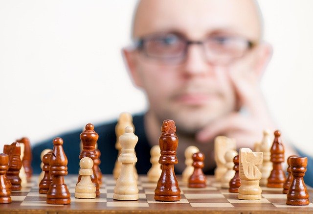 Even though offline training has been the “standard” for decades, many players don’t realize how many obstacles it has compared to online training