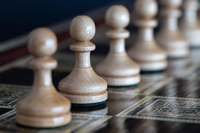 chess-6930641_640 Let’s break it down more clearly. Parents in Fossil Lake Ranch often run into the same problems with offline chess classes:
