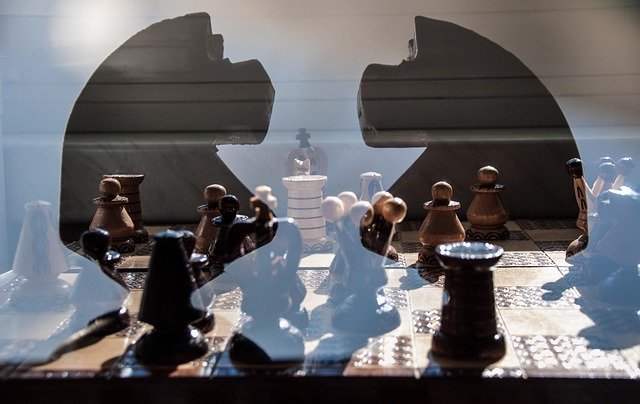 Discover the top 5 chess coaching academies in Cheviot Hills, Los Angeles. Boost your child’s brainpower, focus, and confidence through expert chess coaching.