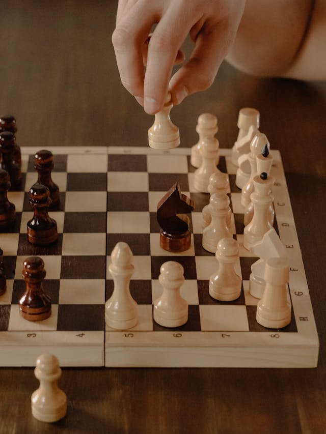 Find the top 5 chess coaching academies in Sunnyvale West, Sunnyvale. Boost your child’s focus, confidence, and thinking skills with expert chess training.