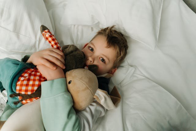 Good sleep doesn’t just “happen.” It’s something we can encourage with smart habits. Think of it like planting a seed. If you give the seed sunlight, water, and healthy soil, it grows strong. If you give your body the right conditions, sleep will come easier and feel more refreshing.