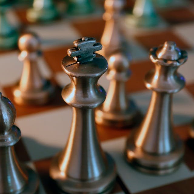 Explore top chess tutors and classes in Roseburg, Modesto. Help your child boost focus, patience, and confidence with expert-led chess lessons.