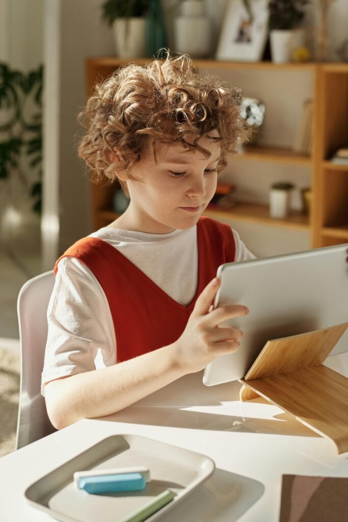 Online learning gives children a chance to learn from the best, no matter where they live. It means your child in Mountain View can be taught by a FIDE-certified coach who also teaches national champions. That’s a big deal. In a city filled with tech-savvy families, online chess just fits.