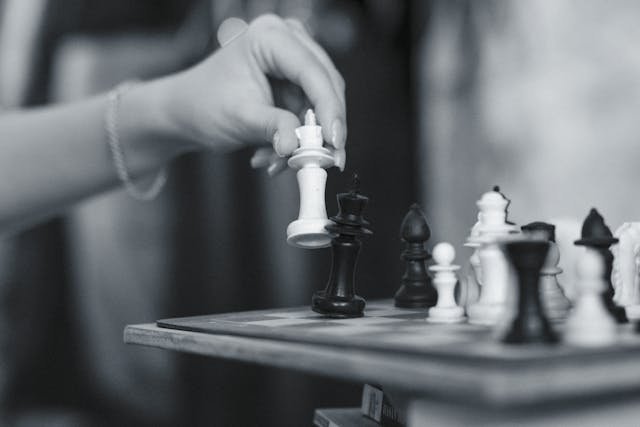 pexels-kagan-karatay-325143475-29499265 (1) Offline chess classes may look appealing on the surface