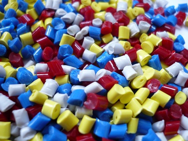 Slime is fun, but plastics are the real-world version of polymers that shape our daily lives. Just look around: your pen, your chair, your phone case, your bottle—they’re all plastics. But what exactly are plastics, and why are they everywhere?