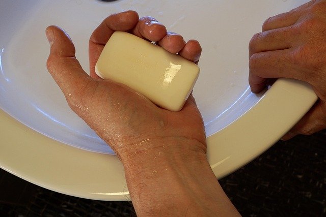 When you walk into a store, you’ll see shelves filled with soaps—bars, liquids, foamy pumps, antibacterial brands, even soaps with fancy scents. It’s easy to wonder: Are some of these better than others? Let’s break it down in simple terms.