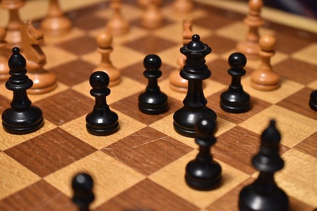 black-4157039_640 Figtree is a lovely suburb. Families are busy. Schools are active. Sports and music take time. Adding chess should not add stress.