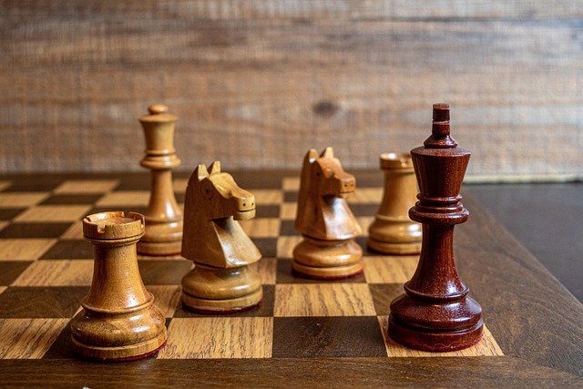 Find top chess tutors and classes in Rochester’s Corn Hill. Fun, skill-building lessons that boost kids’ focus, confidence, and smart thinking.