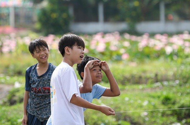 Many people think problem-solving happens only in math class or science labs. But the truth is, the brain learns how to solve problems in many different places — and one of the best places for that is outdoors.