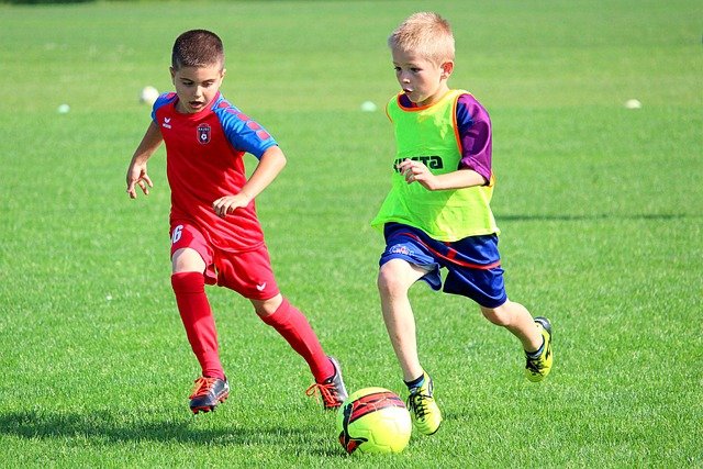 Discover how exercise and play boost brain power. A parent-friendly guide to how movement strengthens kids’ thinking skills.