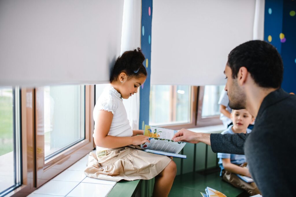 Share one small cue card with two to three signs and a short line of what to say at home, such as check the short a or read the two letters as one sound. Ask for a one-minute read each night with quick cues only. Remind families to keep tone kind and to move on after the fix.