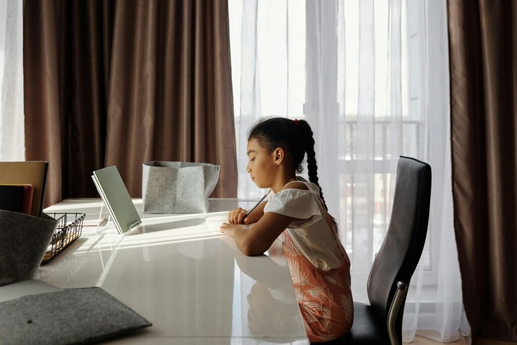 Parents can support by setting consistent home routines. Create phone-free time in the evenings. Praise effort, not just grades. Ask, “How did you stay focused today?” instead of “Did you finish your homework?”
