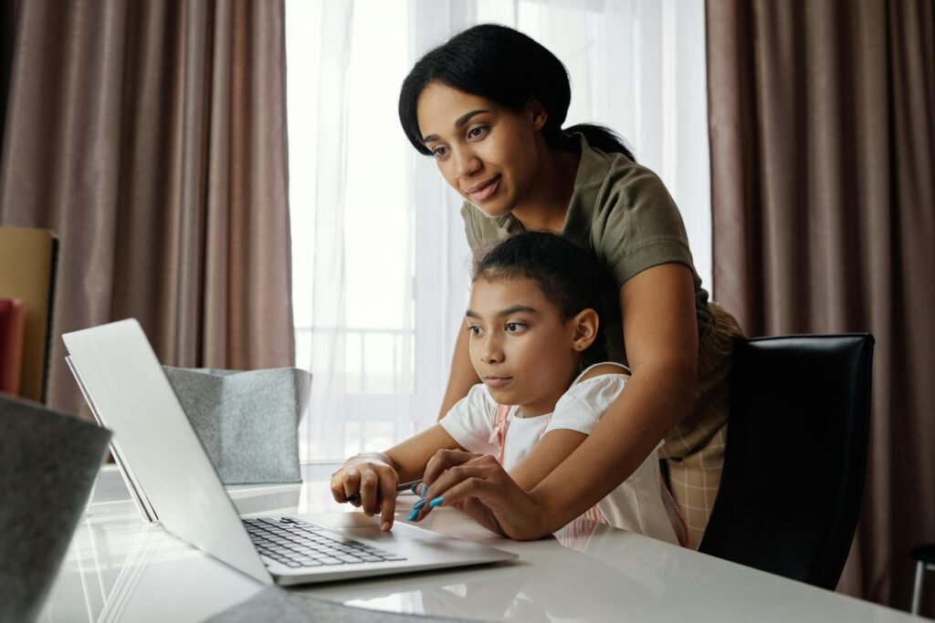 Sleep is everything for growing kids. It helps with focus, memory, mood, and health. Poor sleep leads to cranky mornings, brain fog, and emotional ups and downs. And many parents don’t realize screen time might be the cause.