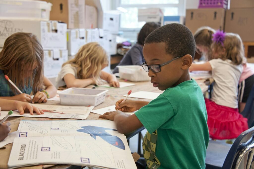 Early literacy gaps by SES—and how explicit phonics narrows them. Review effect sizes, classroom moves, and take-home supports that make growth fair and fast.