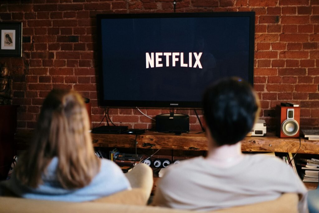 Short study bursts or binge sessions—what helps recall best? See the data on micro-learning, binge-watching, and student memory performance.