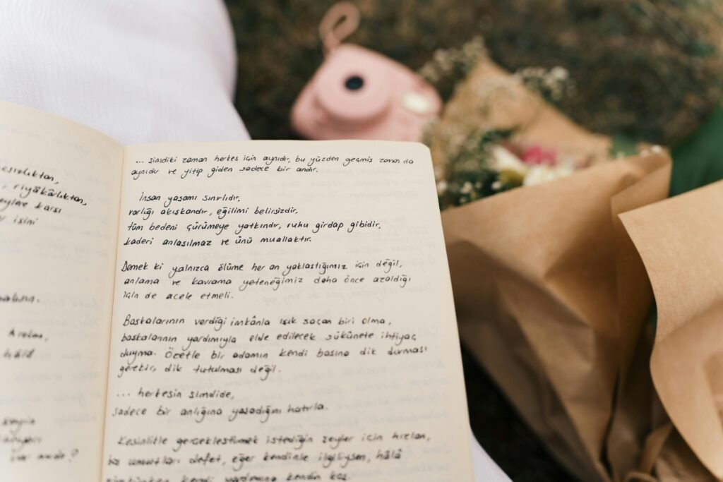 Do students remember more with handwritten or typed notes? Discover the latest stats on retention, focus, and learning in a screen-heavy world.