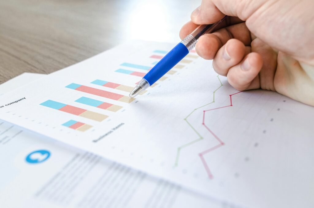 What’s the right phonics dosage? Review minutes-per-week, group size, and effect sizes. Optimize your small-group plan with data-driven targets that boost decoding.