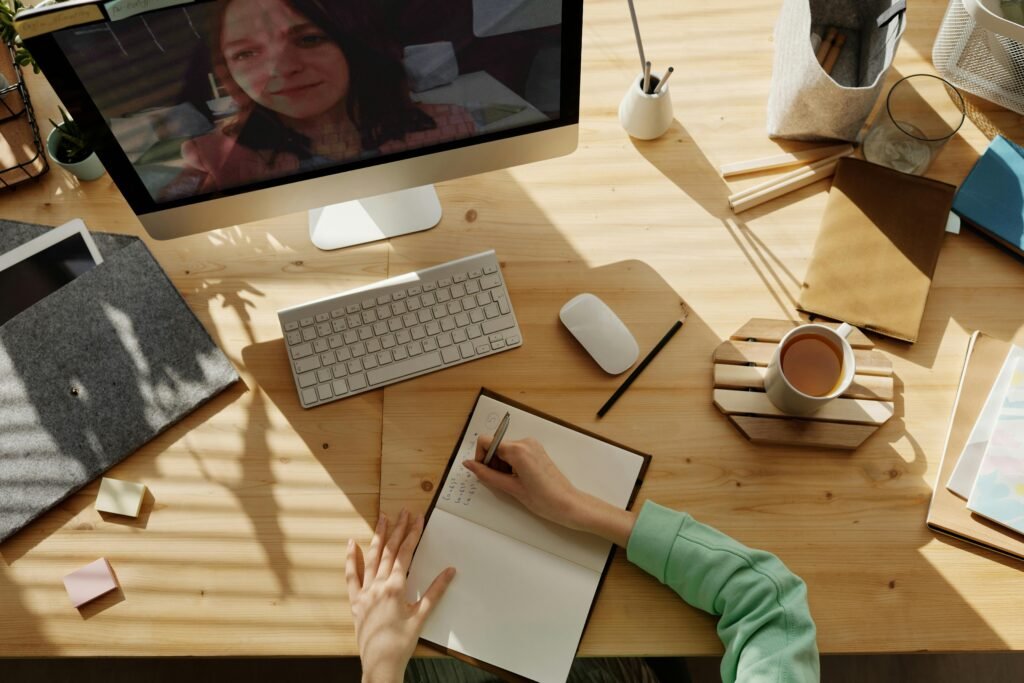 Do online classes mean more screen time? Discover how remote learning compares to in-person in screen hours and student outcomes.