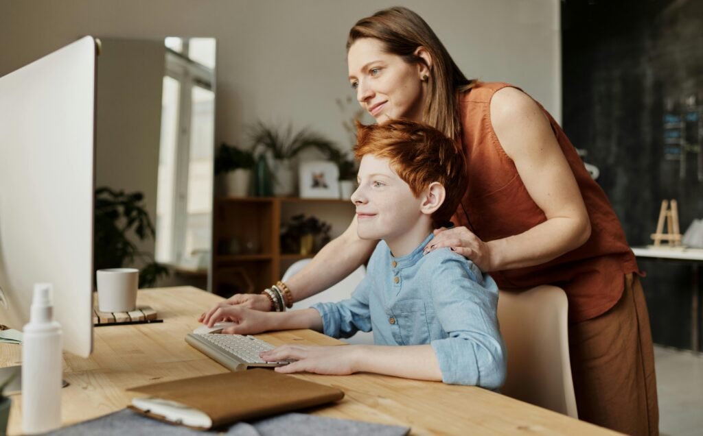 This means long, boring lessons are a big no-no. They just don’t work anymore. That’s why platforms like Debsie use games, stories, and fun visuals right from the start. If the lesson doesn’t catch attention in the first few seconds, it’s already too late.