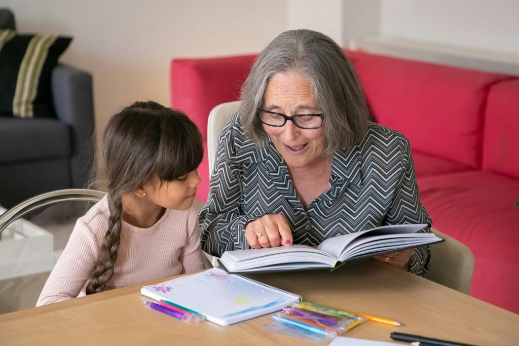 Families can help with a micro deck of five cards. Ask for one minute of practice, then stop. At Debsie, we coach parents to praise the effort and the accurate sound, not just speed. We share a tiny video so the mouth shape is clear.