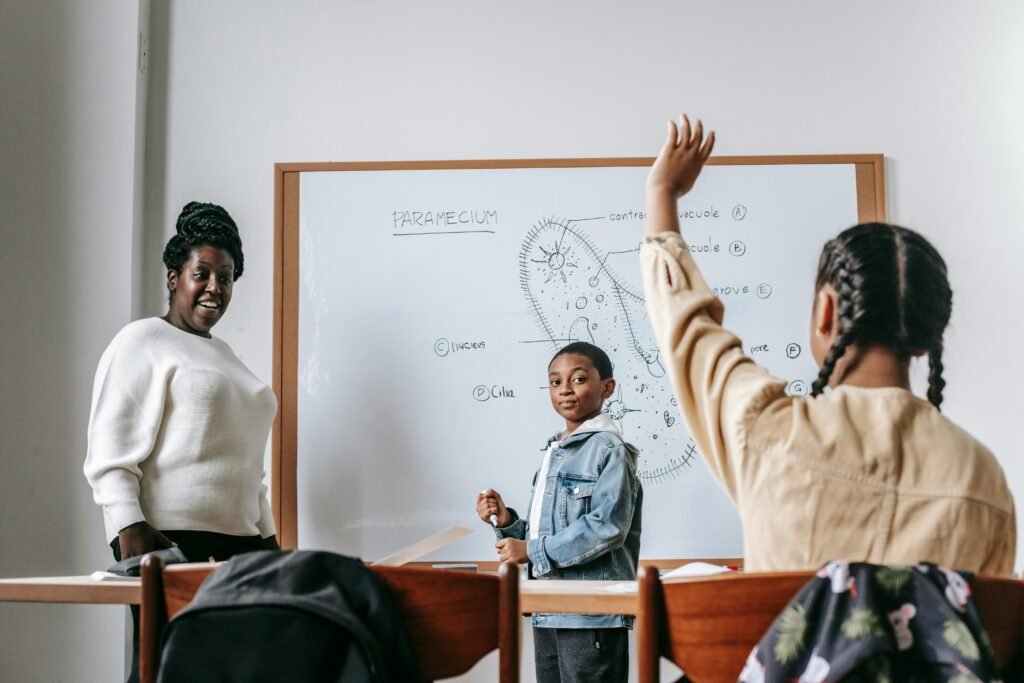 During your detox week, create a clear “homework time” that happens at the same time every day. This routine helps your child know what to expect. For example, homework might happen from 4:30 p.m. to 5:30 p.m. each day, no screens allowed during that hour unless they’re needed for the assignment.