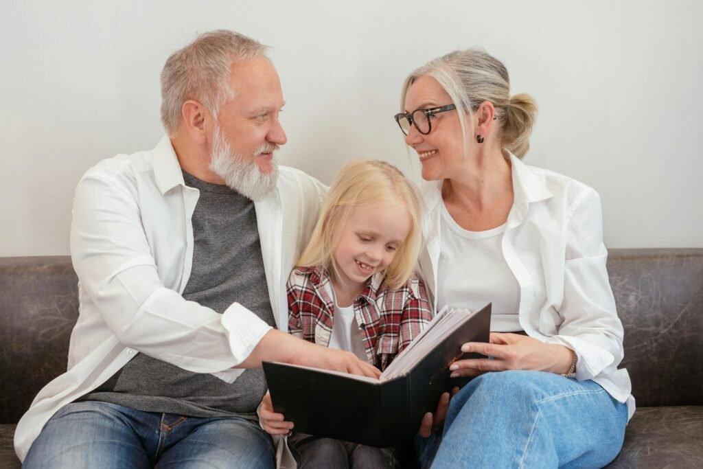 Debsie’s curriculum weaves the two engines into one friendly path. Kids decode in short, fun rounds, then switch to vocabulary and knowledge play. Live teachers move smoothly between the two, so children never feel whiplash.