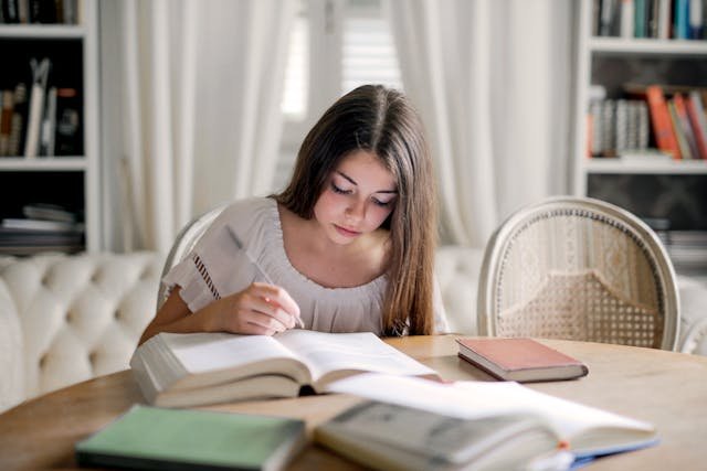 Discover top physics tutors and classes in Michigan. Personalized guidance to help students succeed in physics and beyond.