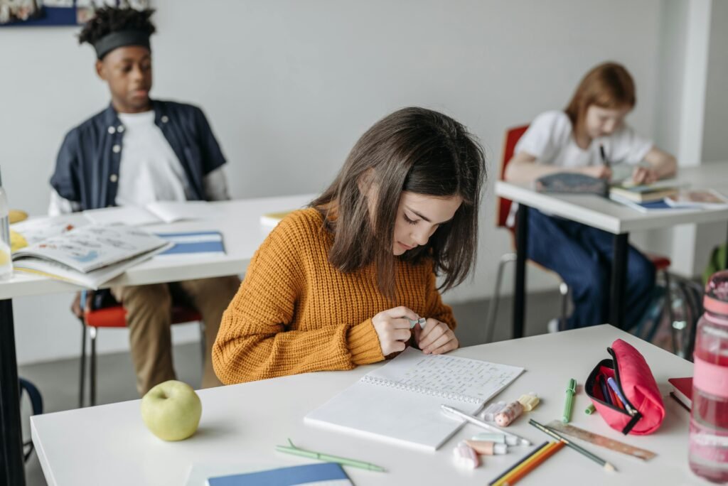 Track the five-to-eight goal with simple marks. On your copy, place a tiny slash for each wrong attempt, even if your child corrects it. If your child fixes it alone, add a dot above the slash. When you reach one hundred words, count the slashes.