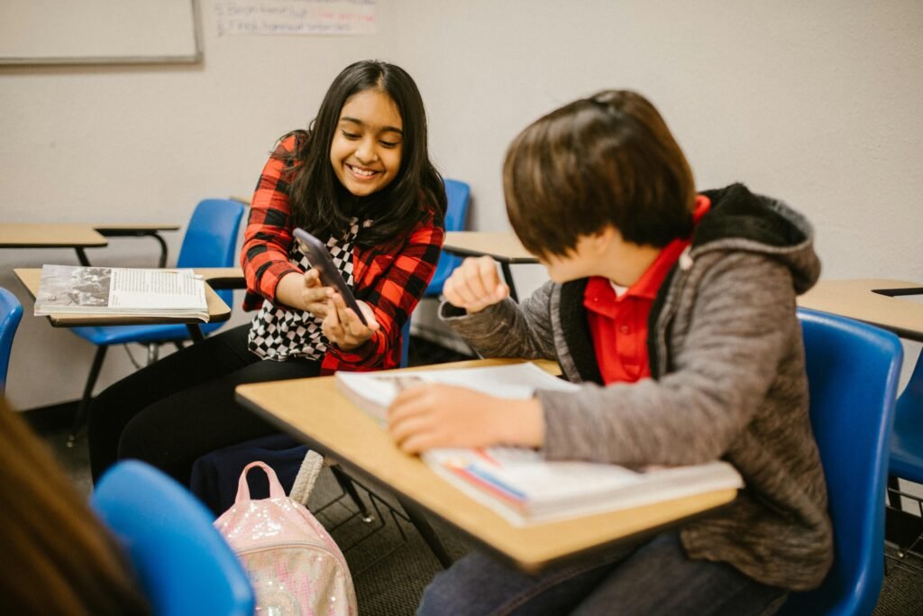 Screens move fast. Videos are short. Games change quickly. Everything happens in an instant. But real life doesn’t work that way. In school, kids need to sit, listen, think, and wait. That’s a very different kind of attention—and it’s one that needs practice.