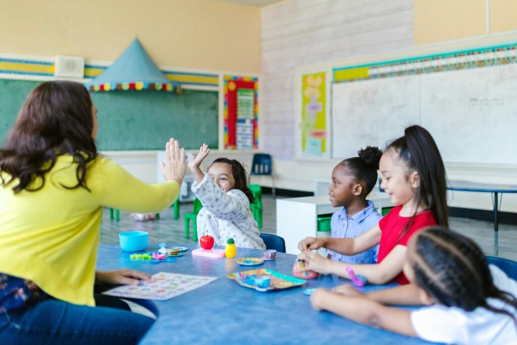 Can taking a break from screens boost grades? See stats on digital detox weeks and how less screen time helps kids focus and perform better.