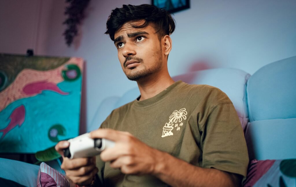 Students who spend more than 15 hours per week on esports tend to see their GPA drop by about 0.4 points. That’s the difference between a B and a C, or an A and a B. In the world of school grades, this can affect honor roll, scholarships, and even college admissions.