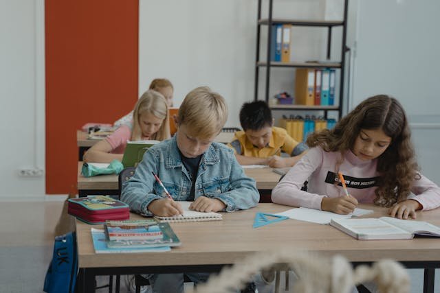 Connect with trusted physics tutors and classes in Pittsburgh, PA. Personalized support to build confidence and improve results.
