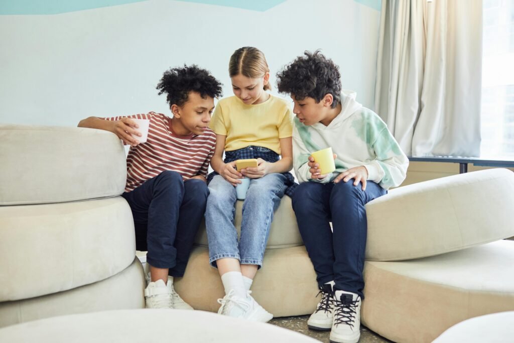 When kids spend more than two hours a day on screens, their grades often start to dip. In fact, studies show that students with heavy screen use can see their GPA drop by up to 0.5 points. That might not sound like a lot at first—but over time, it really adds up.