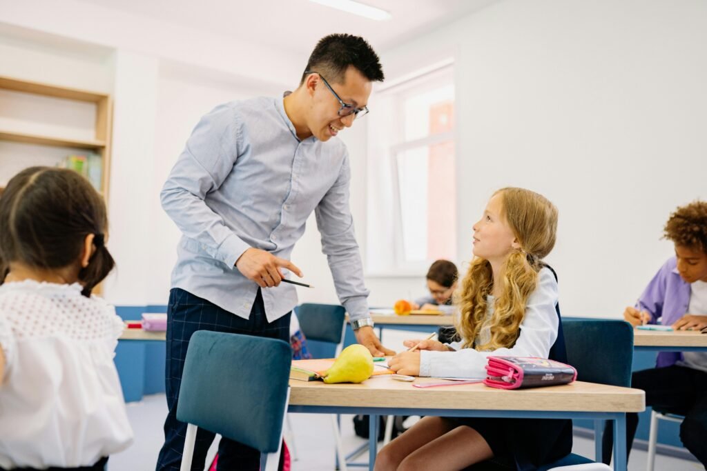 Bring families into the plan with a two-minute nightly routine. Show them how to model a smooth blend, then let the child try. Keep the set small and repeat across the week so wins pile up. At Debsie, we coach both adults and kids on gentle self-talk that keeps effort high and fear low.