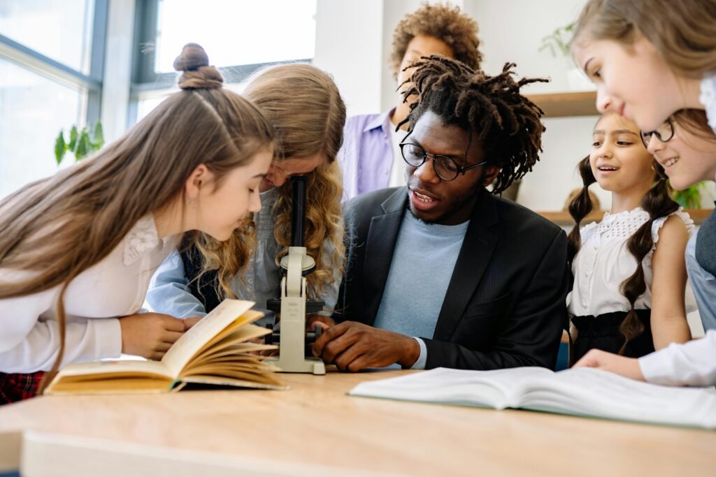 At Debsie, we design routines that move adult help into the background. We match texts to lessons, teach quiet gestures, and train self-talk so readers fix words on their own and keep going.