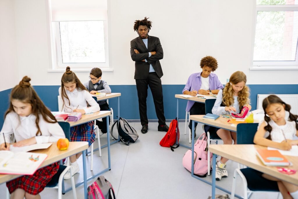 Does in-class screen time boost or hurt student achievement? Explore teacher tech minutes and stats on classroom performance.