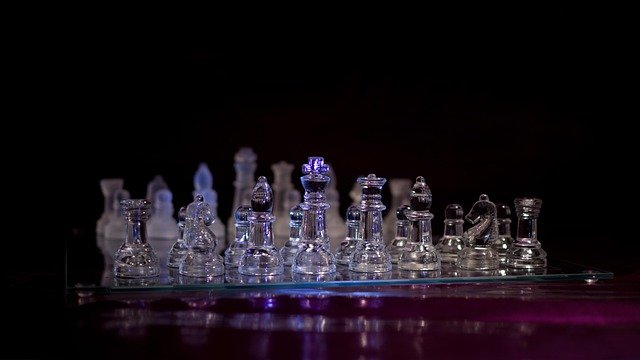 chess-3006429_640 Liège has a warm chess heart. You can feel it in the clubs, the weekend games, and the friendly talk after a close endgame. If you are choosing where to learn, remember this simple rule: a clear plan beats a busy schedule.