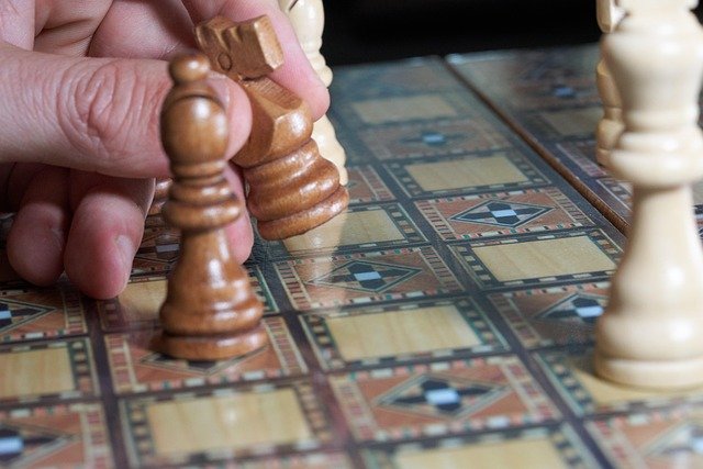 chess-3366741_640 The world moved fast. Family life moved faster. Schools, homework, sports, music, friends—your week is full. Online chess fits this new world.