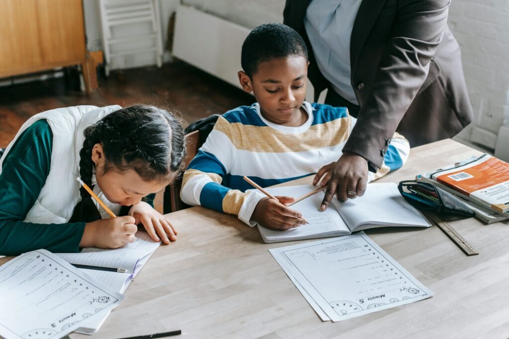 One in five to one in three new families stop in the first month. This often comes from unclear goals, weak fit with the tutor, or a plan that is too heavy for real life. Sometimes the first lessons feel confusing, and parents lose confidence.