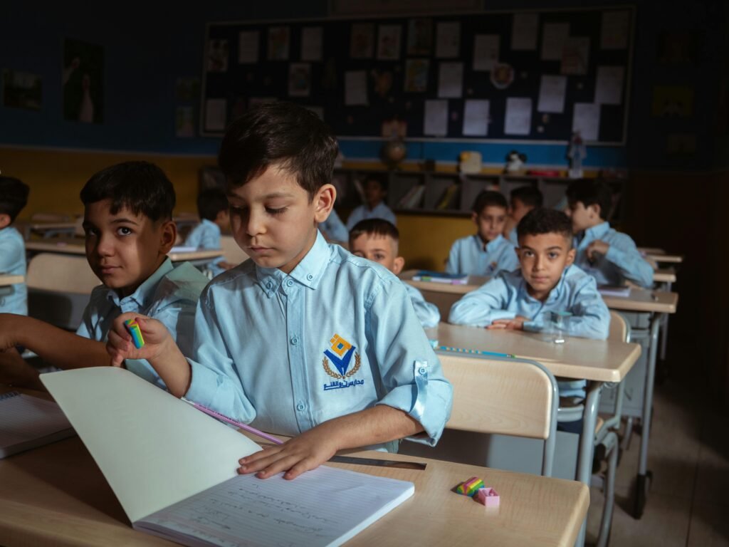 Debsie’s platform tracks practice, flags tricky skills, and nudges students with friendly reminders. Live coaches help build a homework plan that fits each family and keeps the work light but focused.