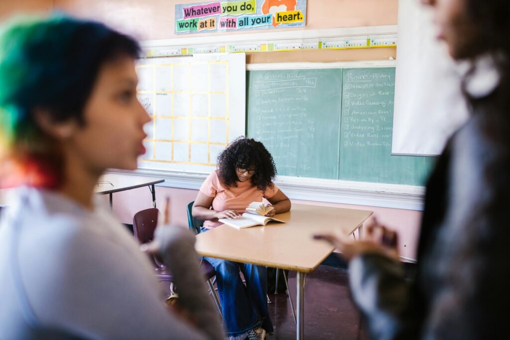 Our teachers coach the four-minute rule in live sessions with gentle prompts. The platform gives hints in layers so students stay in the driver’s seat. The games award points for smart attempts and clear questions, not only correct answers.